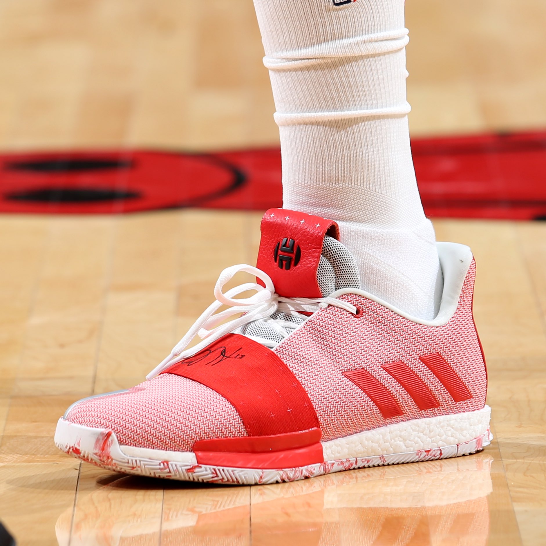 盘点nba上脚球鞋哈登篇,nba球鞋今日上脚