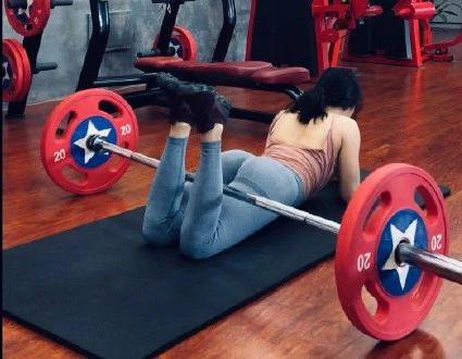 抖音臀腿挑战,抖音挑战腿围