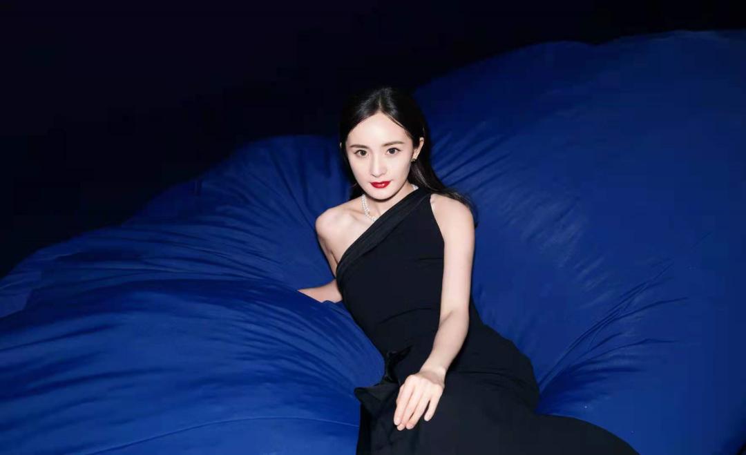 王菲谢霆锋复合回顾坎坷情史,谢霆锋王菲罕见世纪同台