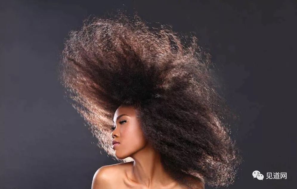 非洲姑娘的假发自由