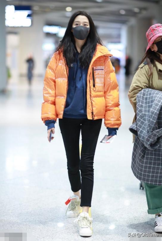 鹿晗关晓彤鞋子,关晓彤香奈儿运动鞋