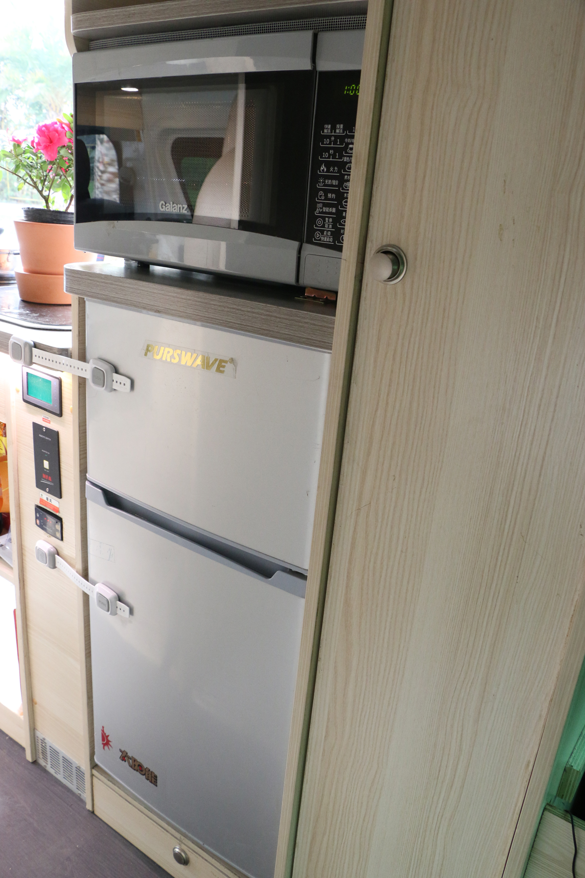 福田G9对卡座升顶房车,福田g9房车五菱房车对比