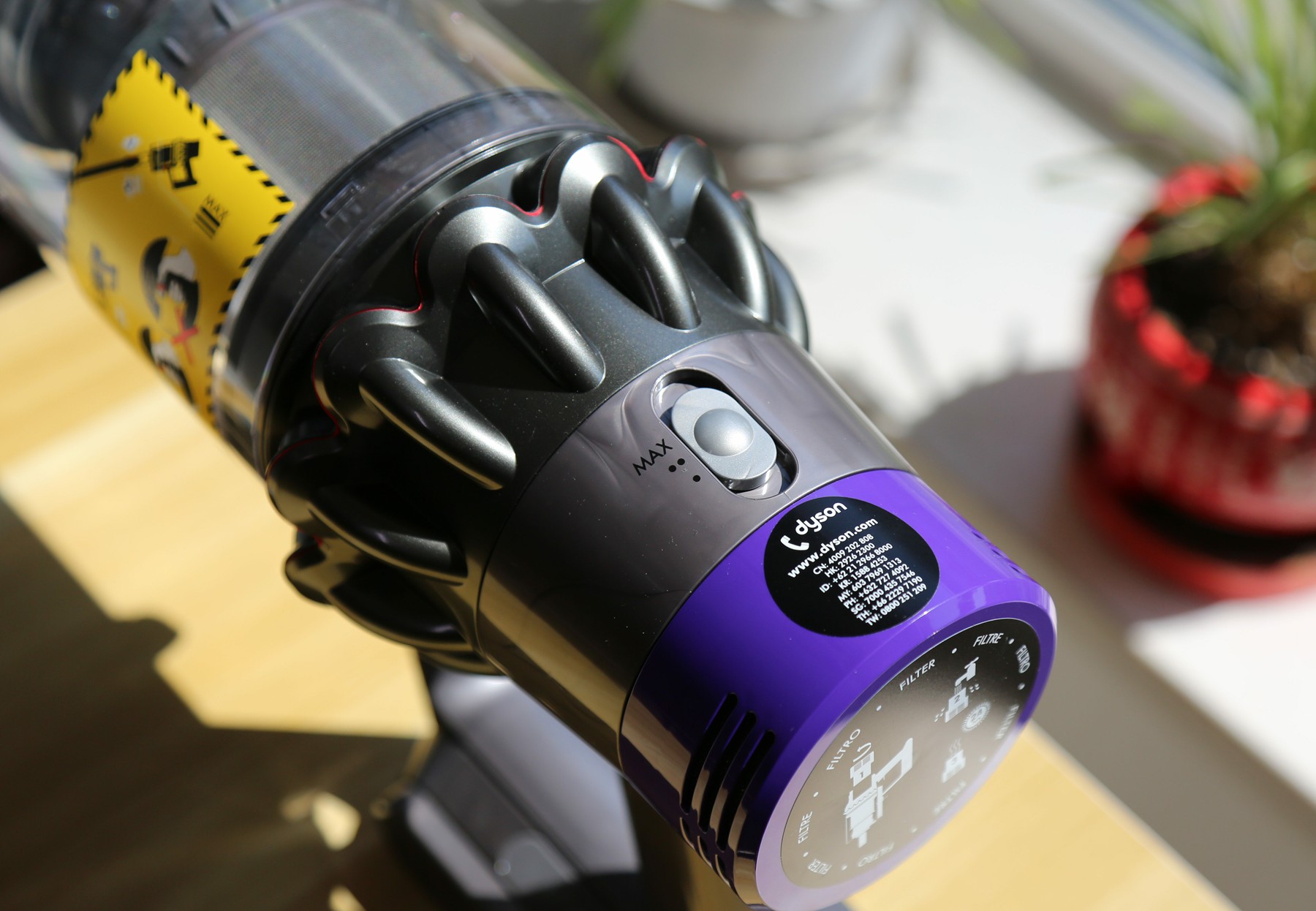 戴森v10吸尘器问题,戴森v10吸尘桶难以推开