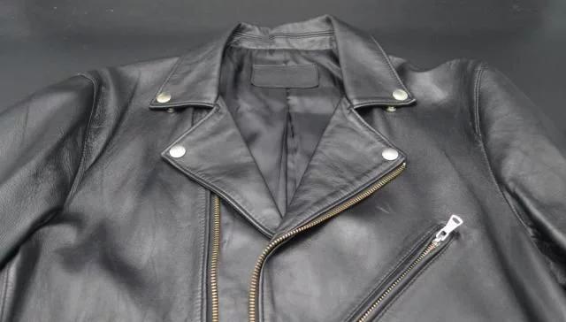 不管皮衣有多脏试试这个方法,皮衣服脏了怎么清洗不掉皮