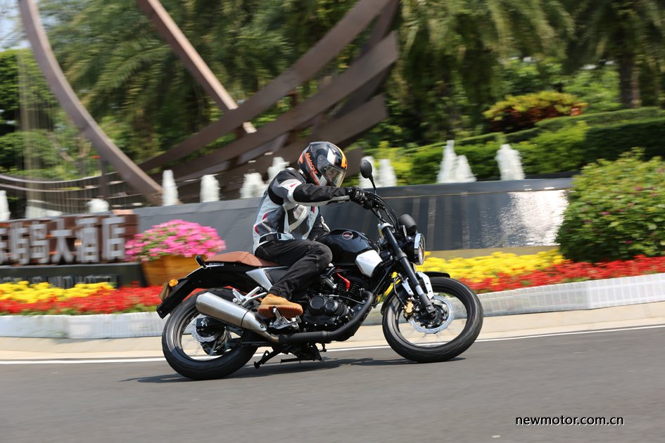 鸷道190ss发动机是进口原装的吗,五羊本田鸷道190ss落地价多少钱