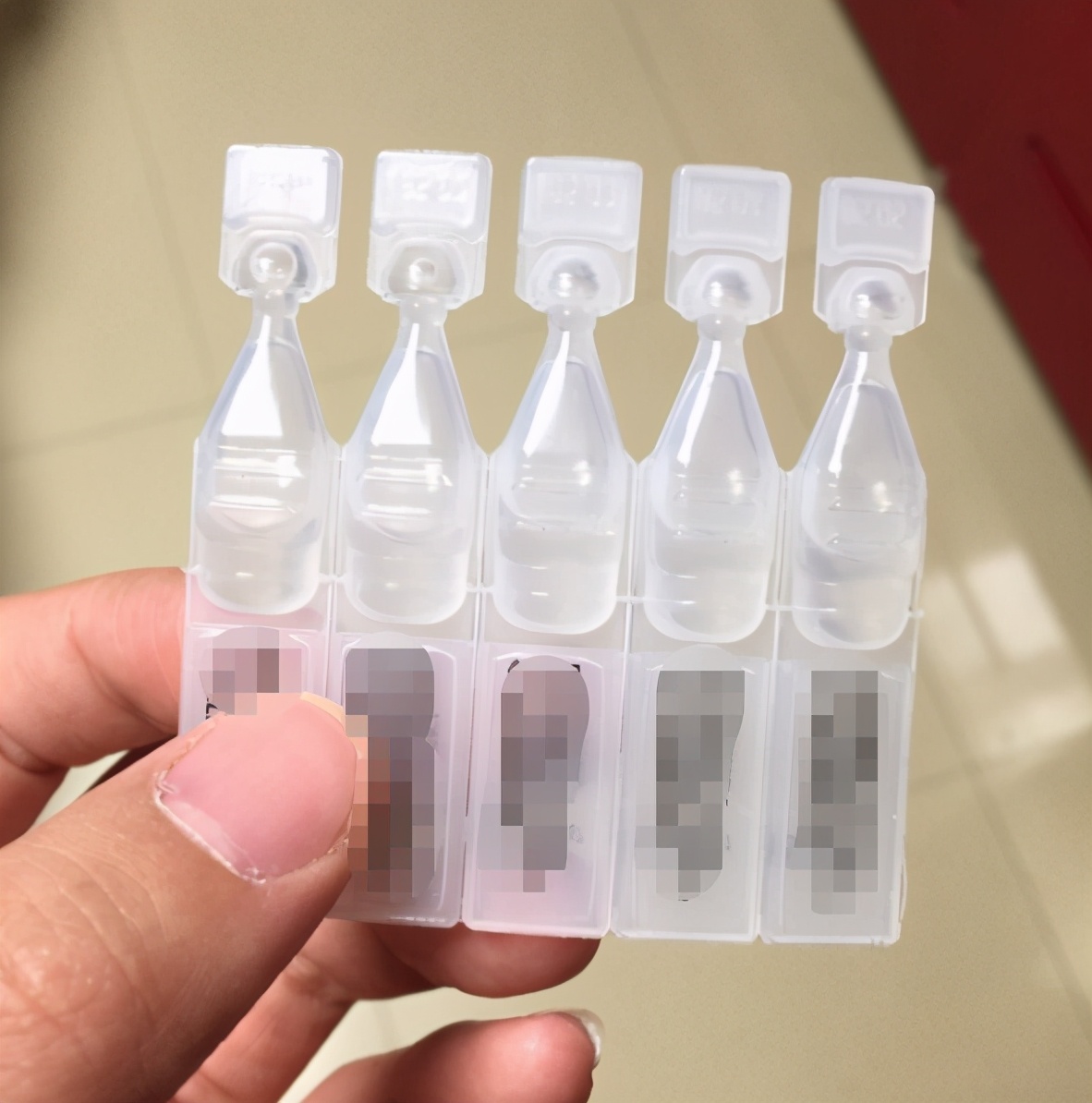 滴眼液能缓解眼睛干涩、疲劳，长期使用有哪些副作用？听医生说