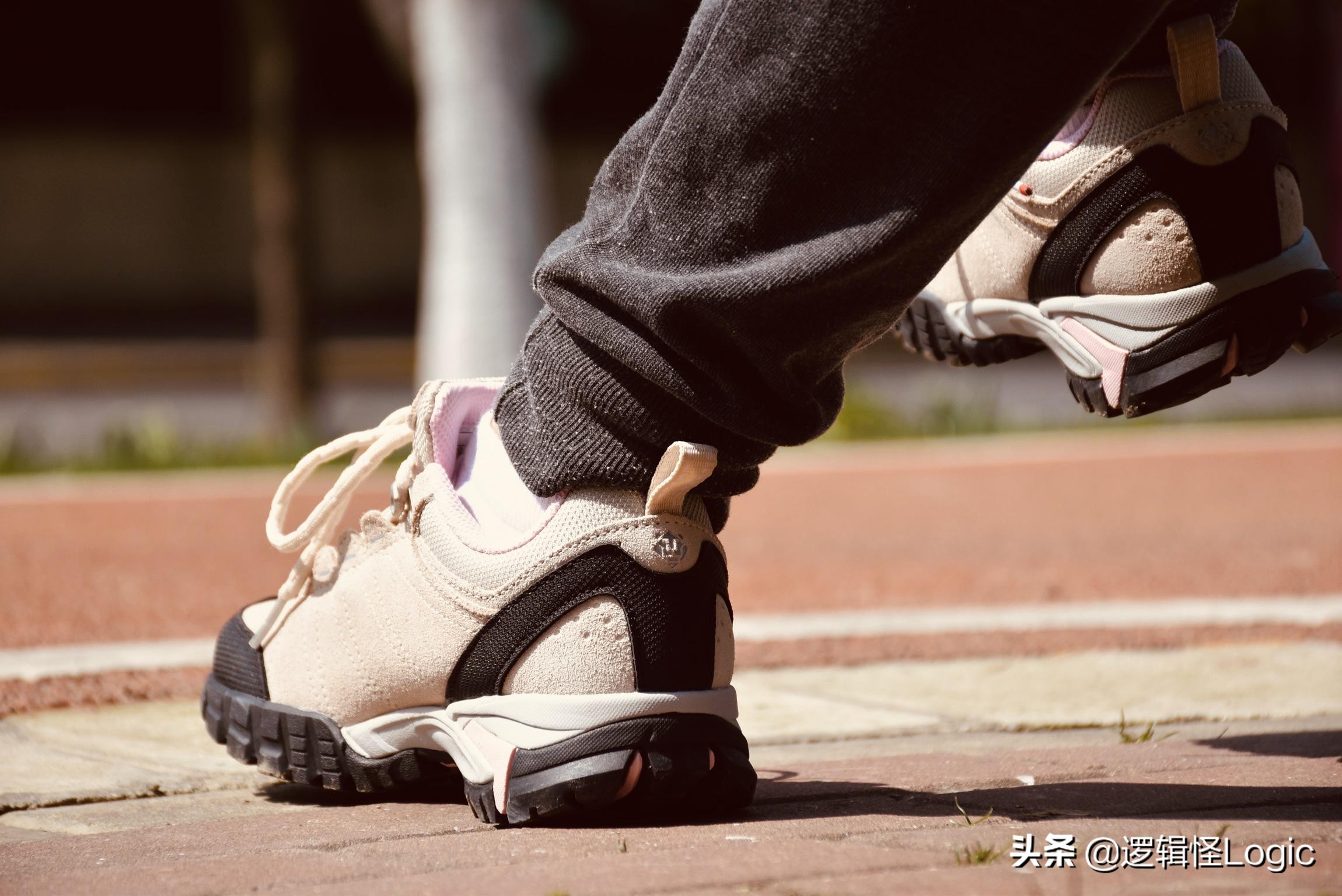 用双脚丈量天地,用脚丈量世界徒步行走