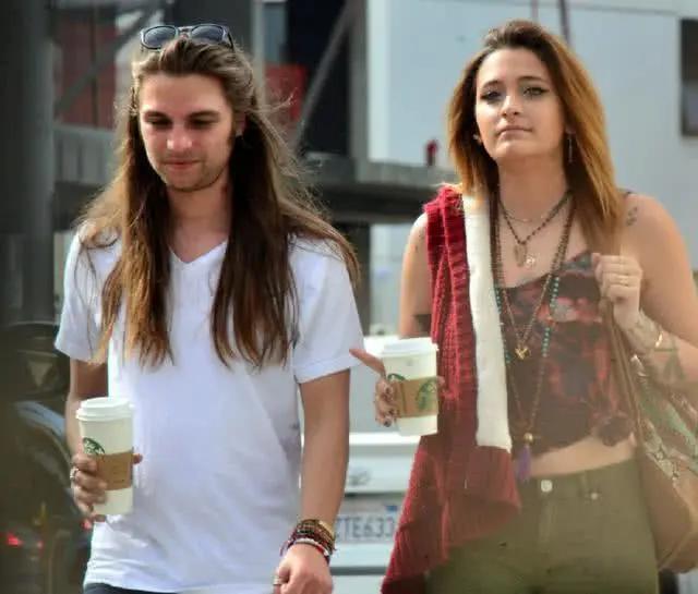 迈克尔·杰克逊唯一女儿，当年自杀未遂，如今22岁美到认不出