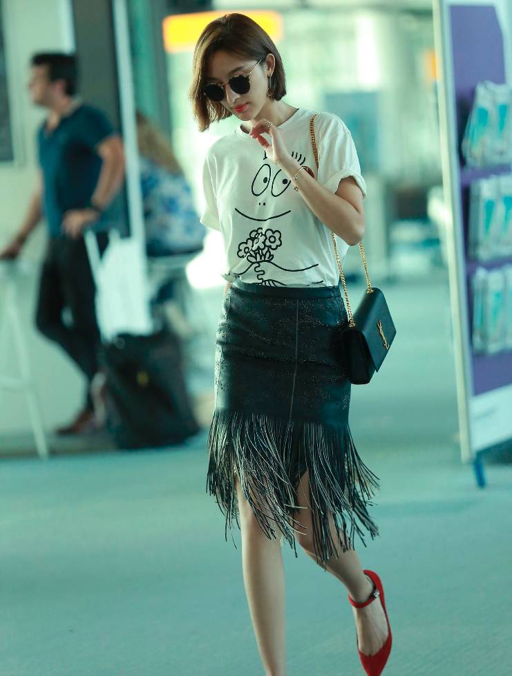 今年超火裙子显瘦,最近超火裙子显瘦穿搭