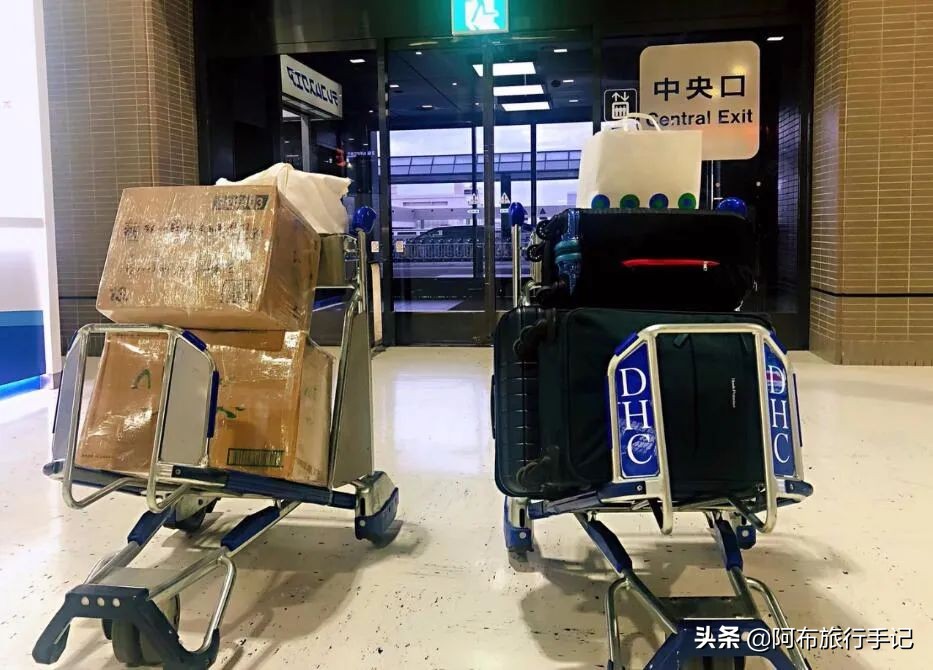 成田机场对比羽田机场,成田机场和羽田机场有什么不一样