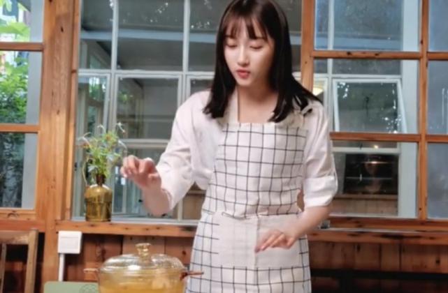 关晓彤螺蛳粉正宗做法,关晓彤蔬菜三明治用的什么生菜