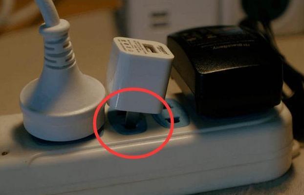 插头怎么处理视频教程,触碰插头触电是什么原因