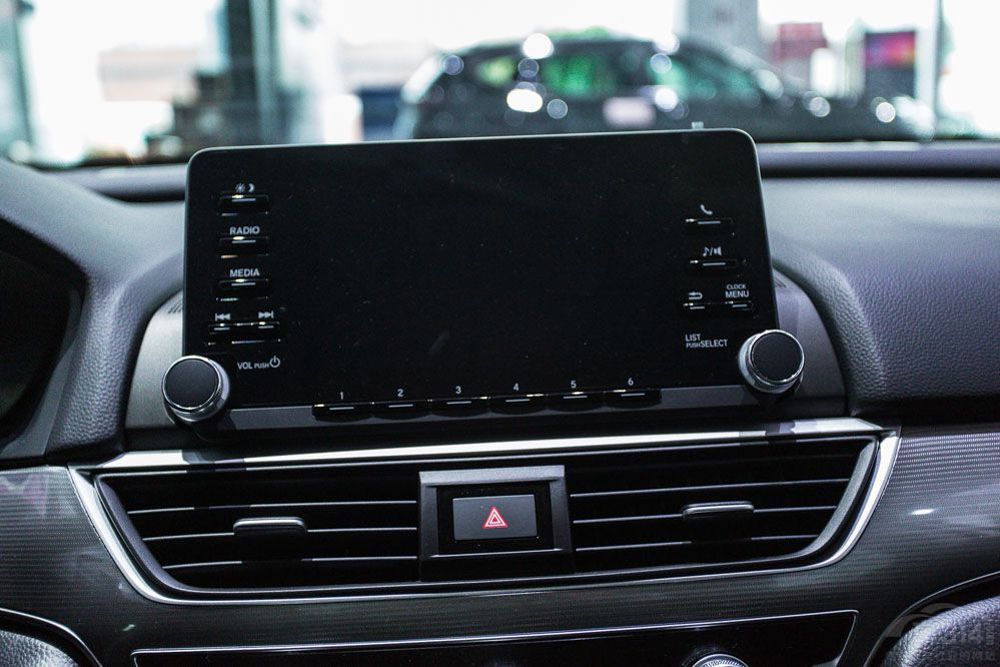 雅阁1.5t和君威1.5对比测试,动力不俗兼顾家用君威gs简评