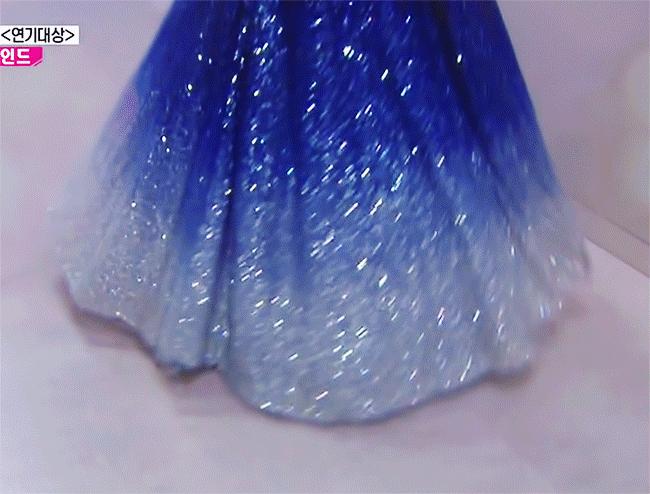 女星红毯撞衫,红毯女星难逃撞衫魔咒