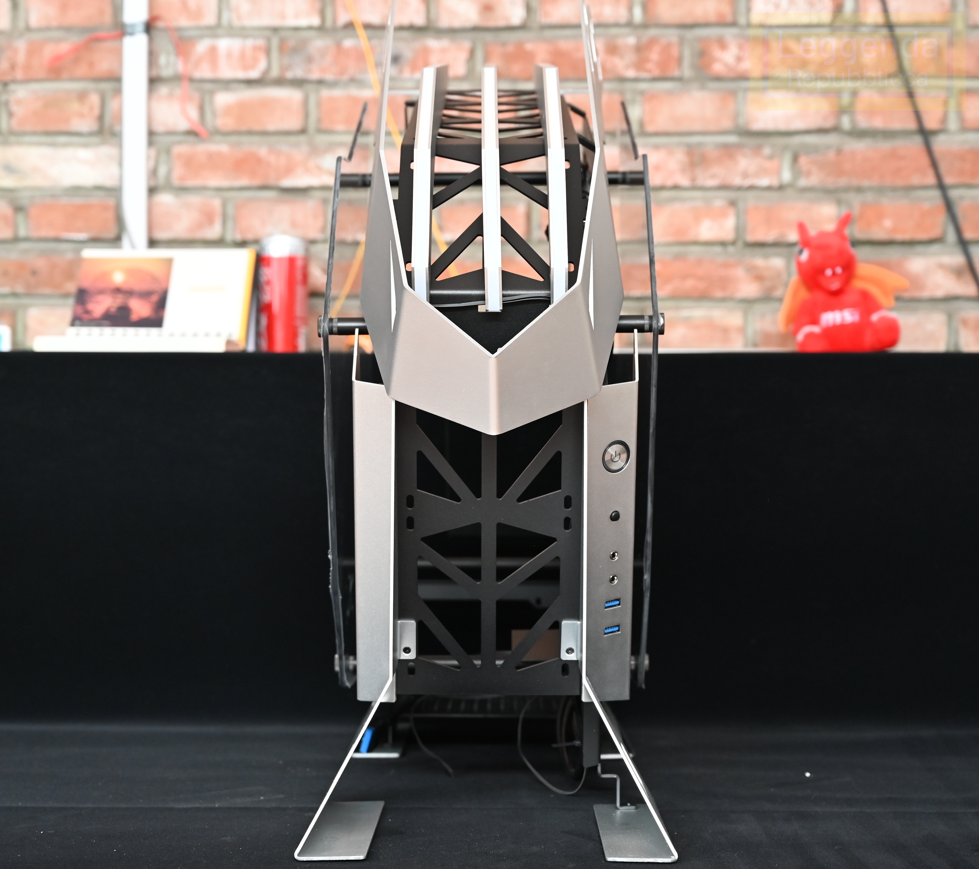 铁血战士机箱测评,大水牛铁血战士机箱分体水冷