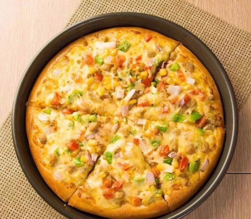 披萨店营销案例，披萨店每天卖600份的盈利秘密