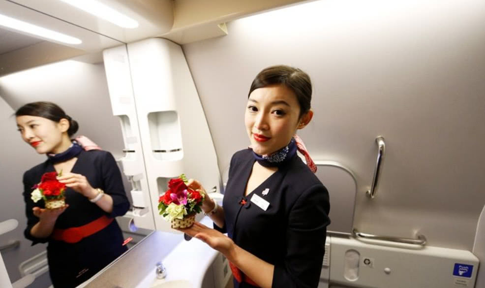 中国坐飞机的人为啥越来越少,中国坐飞机的人次