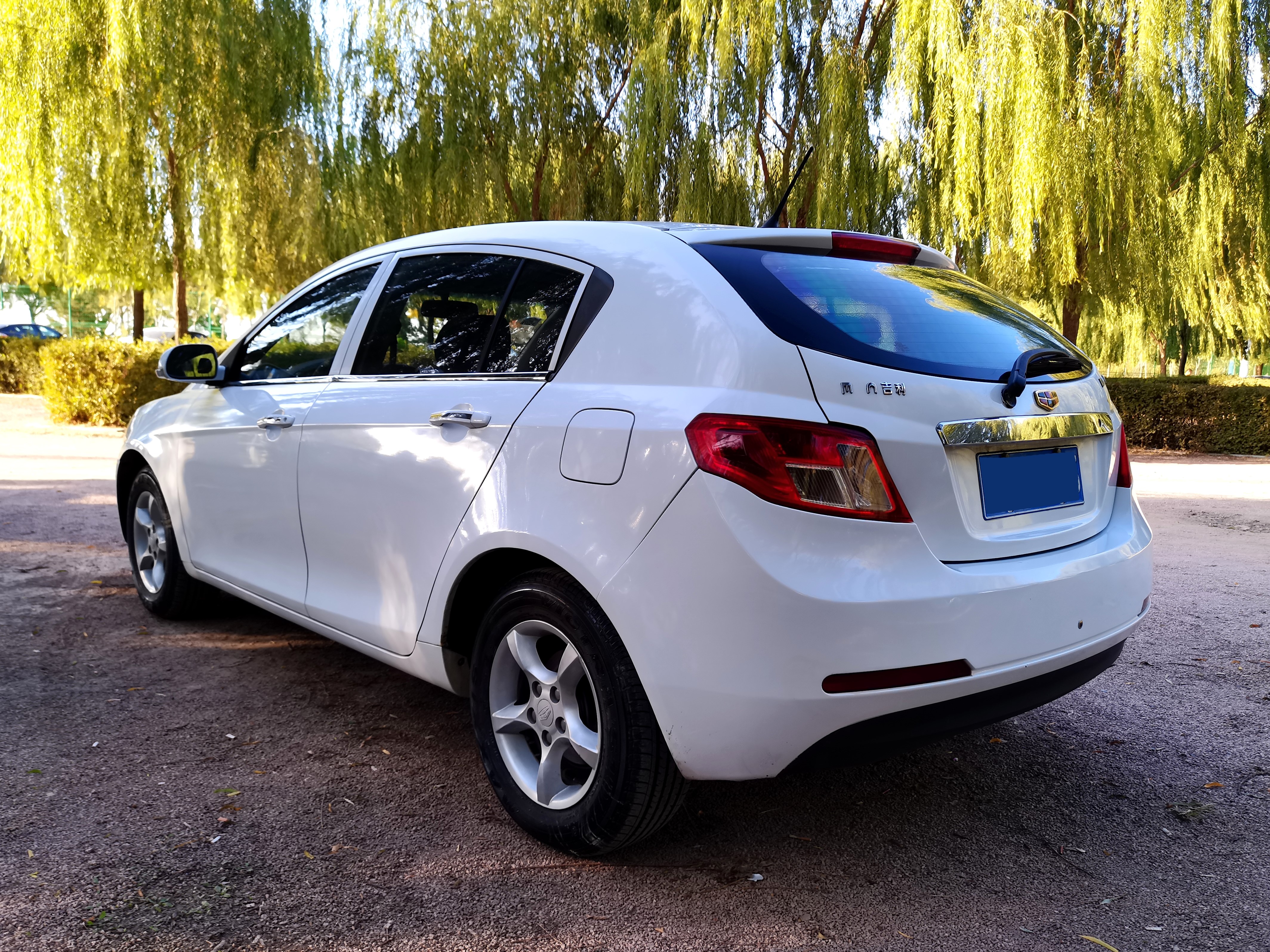 吉利帝豪ec7发动机舱图解,吉利帝豪ec7是正时皮带吗