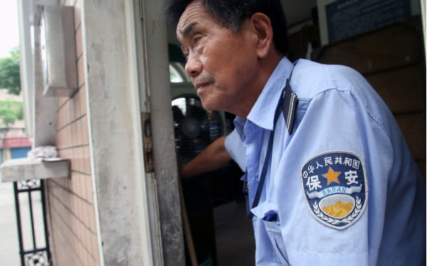 工厂保安月入6000包吃住,深圳电子厂保安真实收入