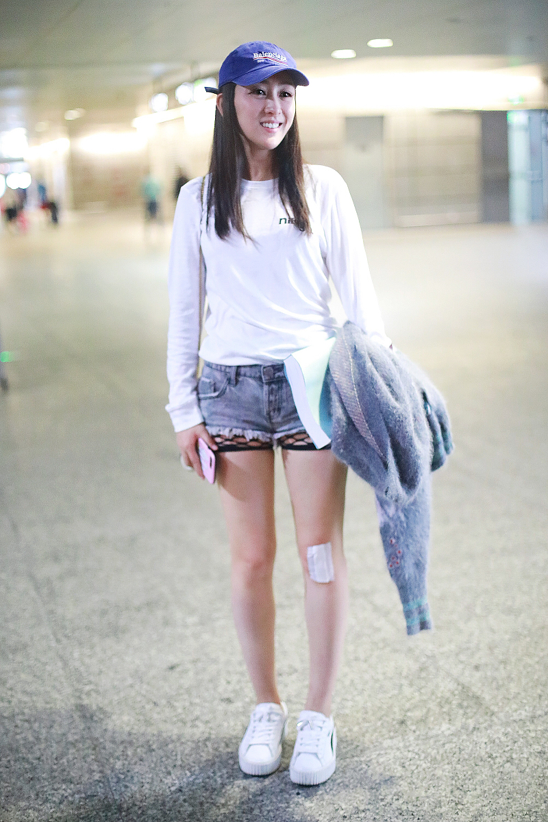 女装牛仔短裤微胖,微胖女生穿搭120斤显瘦短裤测评