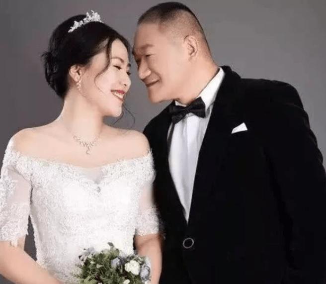 谢东侯耀华对比照,侯耀华谢东什么关系