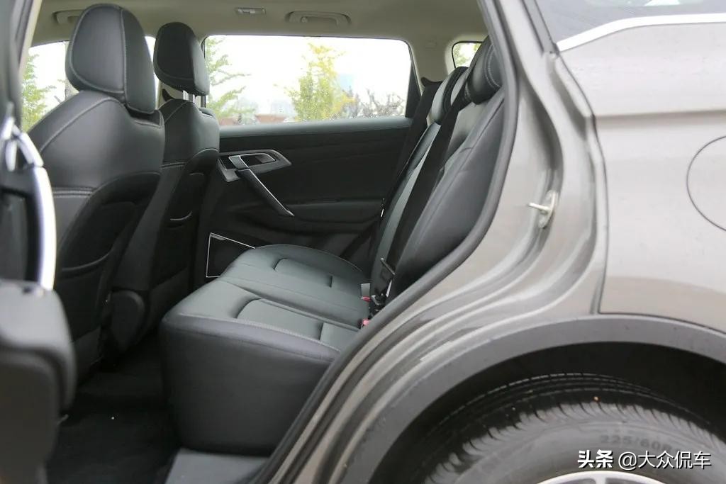 拒绝花里胡哨价格,10万上路的suv吉利博越性价比之王