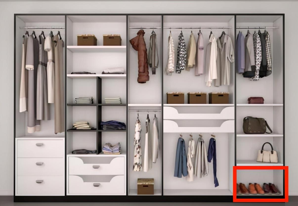 卧室整体定制衣柜与成品衣柜,新房子买成品衣柜还是定制衣柜