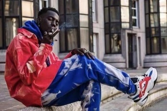 今年流行的扎染元素,扎染流行趋势