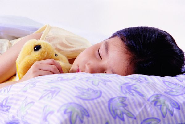 小朋友喜欢攀比怎么教育,家里孩子攀比心理严重怎么教育