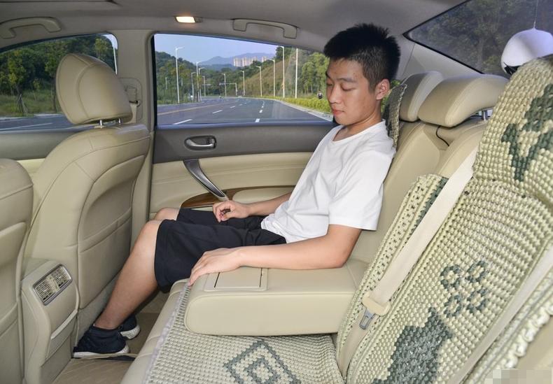 开了12年的车日产天籁,日产天籁大众迈腾实测