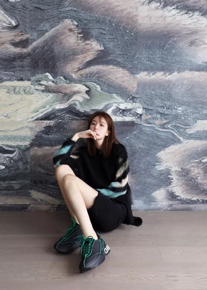 乔欣富二代吗,乔欣穿裸色长裙