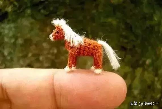 100种超迷你钩针小物钥匙包教程,100种超迷你钩针小物圣诞老人