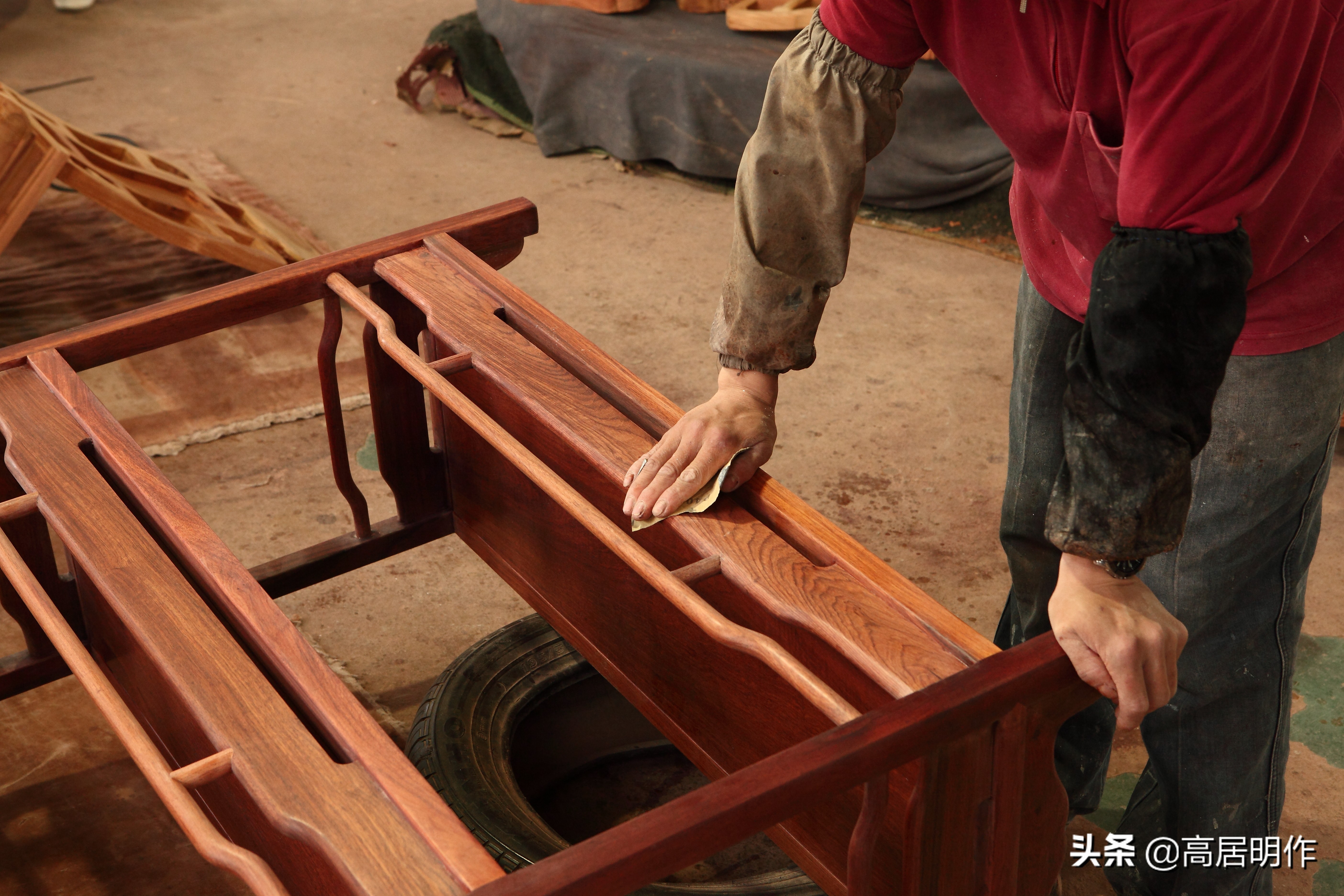 红木家具开裂用什么方法补救,红木家具开裂的原因是什么