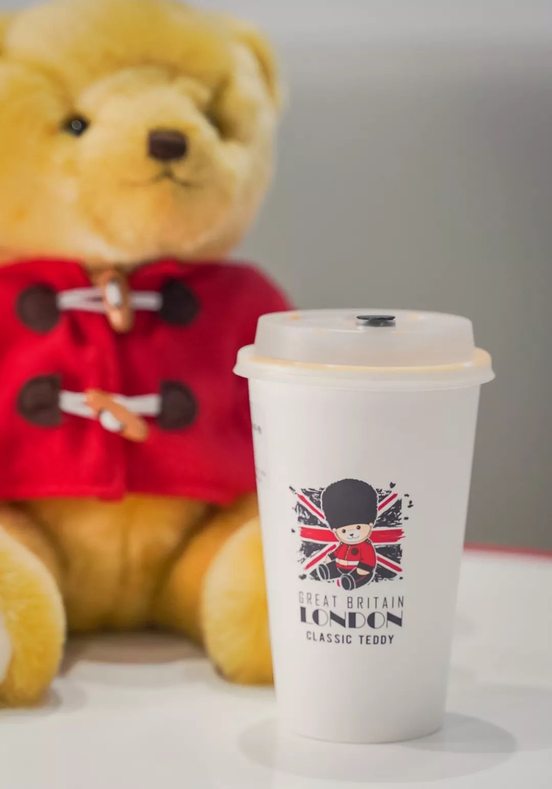 告别东方明珠、城隍庙，来上海这家暗藏100只泰迪的奶茶店