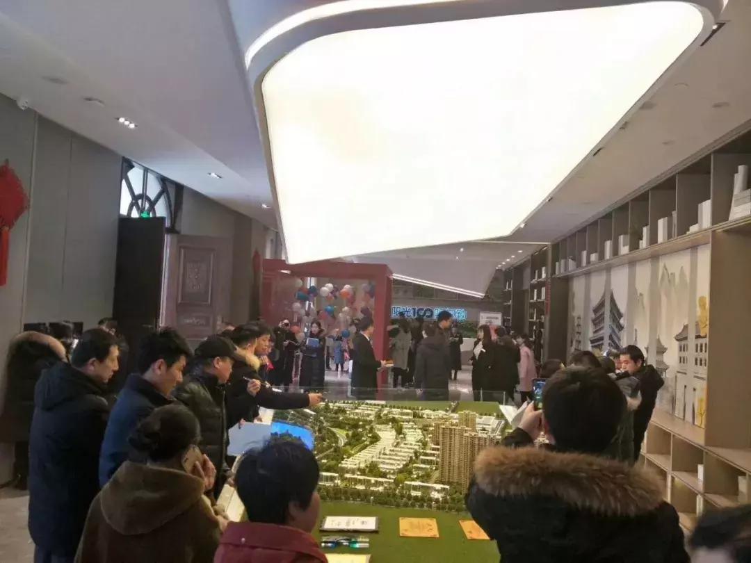 浐灞桃花潭烂尾楼,西安浐灞阳光100阿尔勒房价