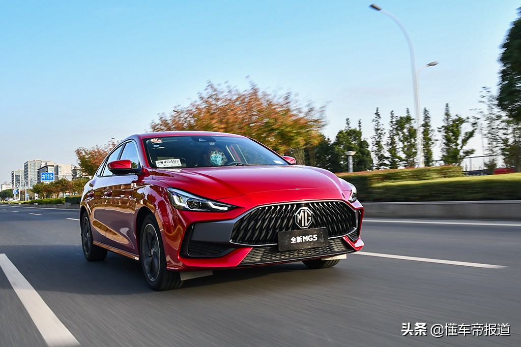 新名爵mg5红色,全新名爵mg5来了