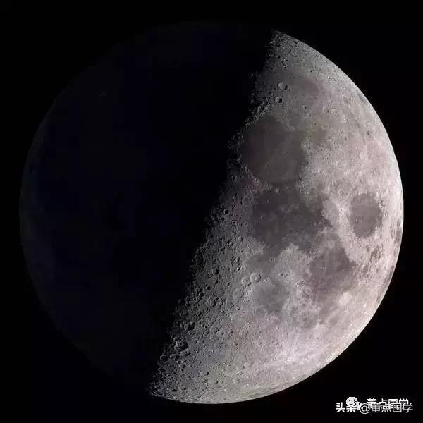 古诗词里的月亮说：一画月亮就是圆月，从前的常识如今少人知晓