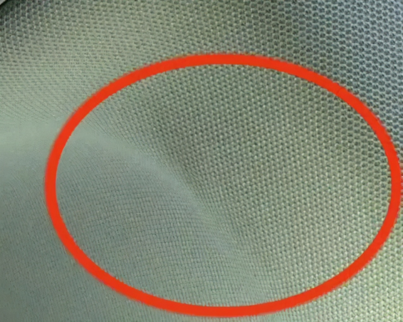 新买奔驰车有臭味怎么解决,新买奔驰车出现问题怎么处理