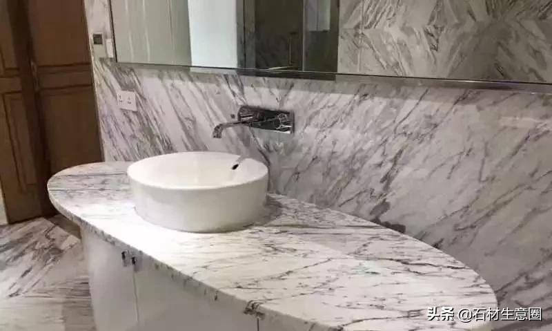 岩板选择卡拉拉塔白还是鱼肚白,卡拉拉白通体大理石