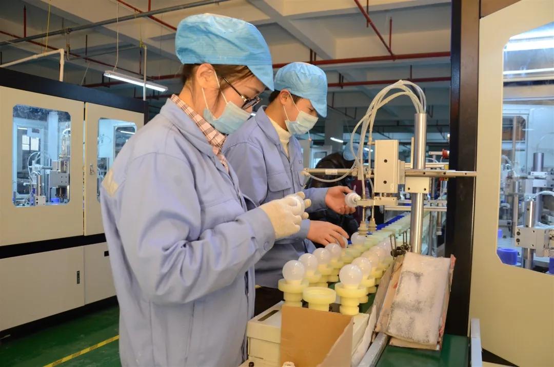 「新春走基层」江西凯耀照明:一手赶产能,一手抓招工