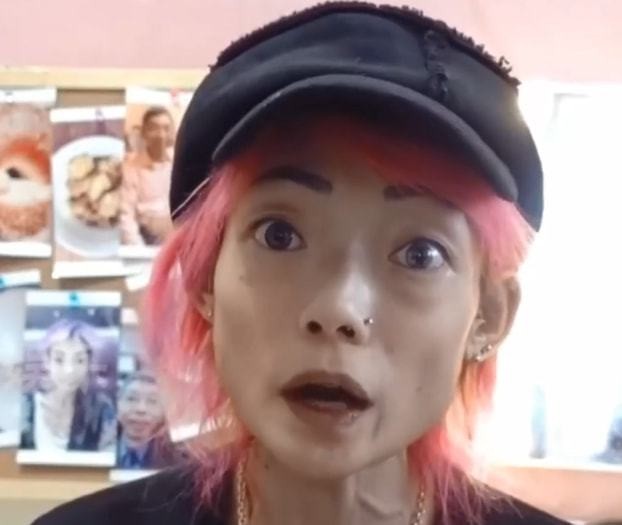 23岁女明星拒绝牛津大学，选择嫁入豪门，8年后过着这样的生活