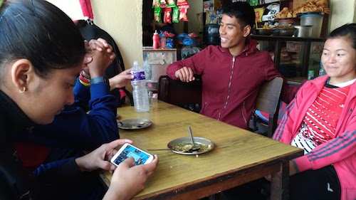 探秘尼泊尔羽球:国家队午餐吃方便面川崎球拍最畅销