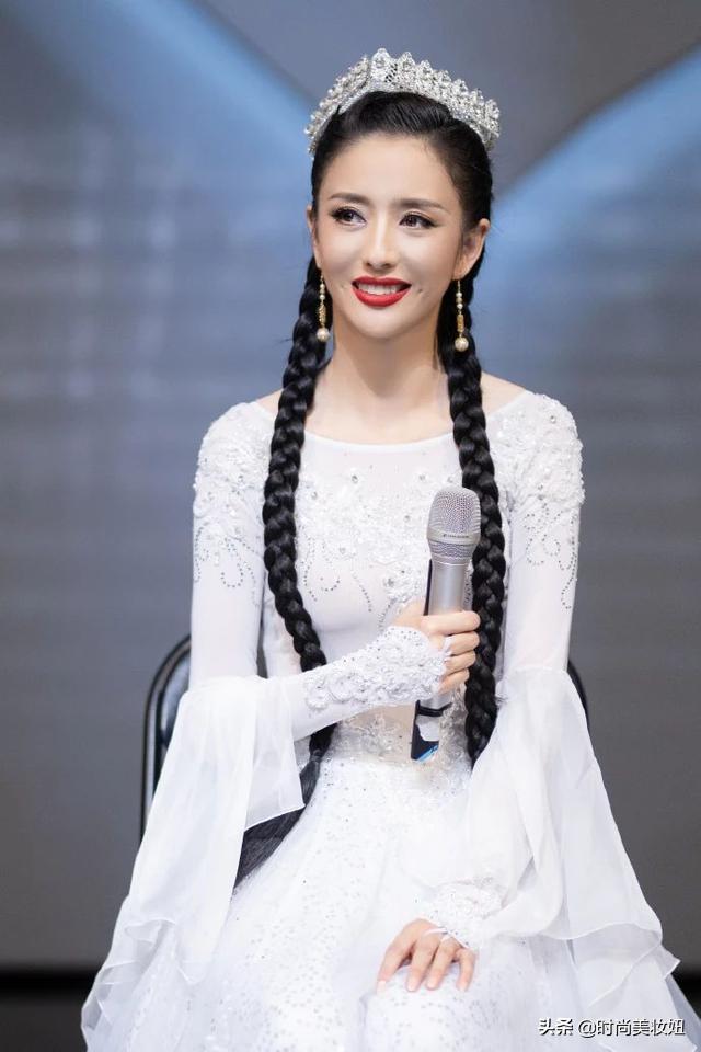 佟丽娅香槟礼服,佟丽娅香槟礼服近照