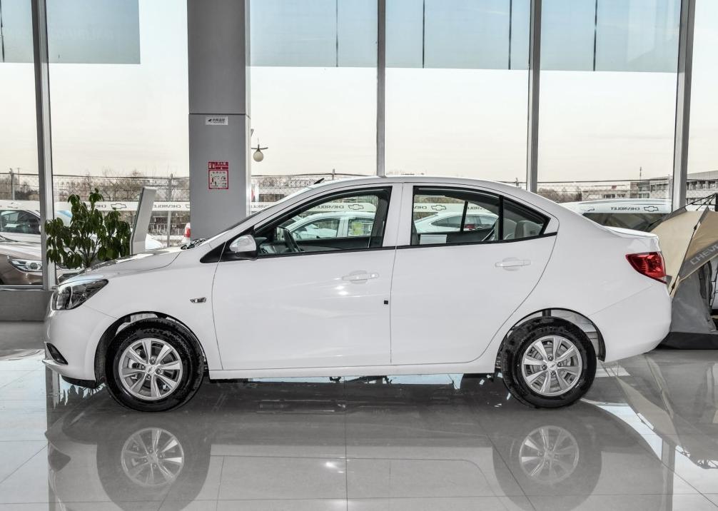 4缸10万左右代步汽车推荐一下车型,家用8-12万空间大省油4缸合资车