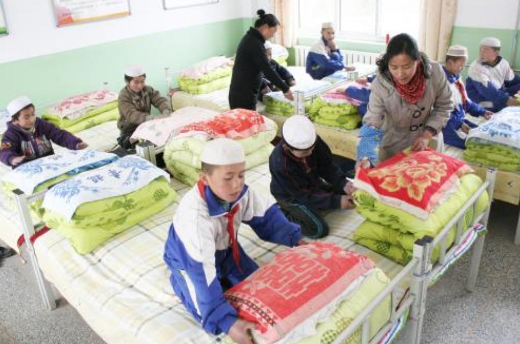 小学就去寄宿学校好不好,小学生寄宿好还是不寄宿好