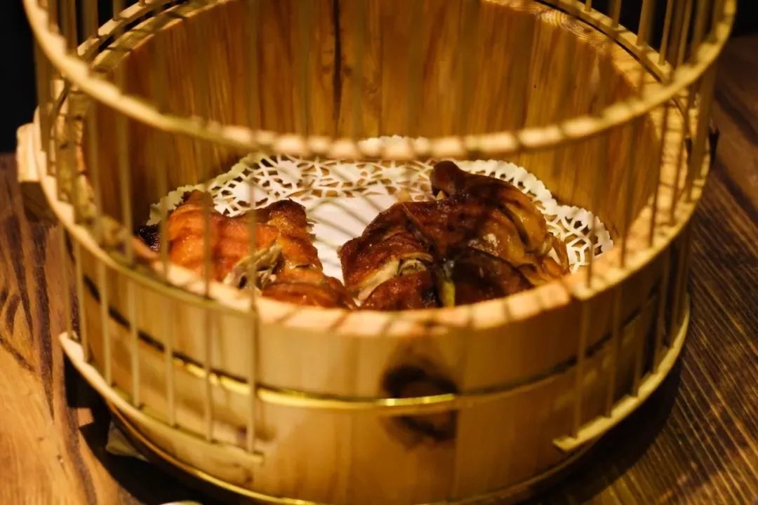 既然年终聚餐躲不掉，那就盘它啊！