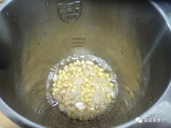 花生打豆浆生的好还是熟的好,花生跟什么打豆浆好吃