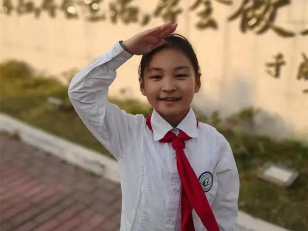 闯完基础课继续学大思，她的英语写作即将跟上美国同龄人