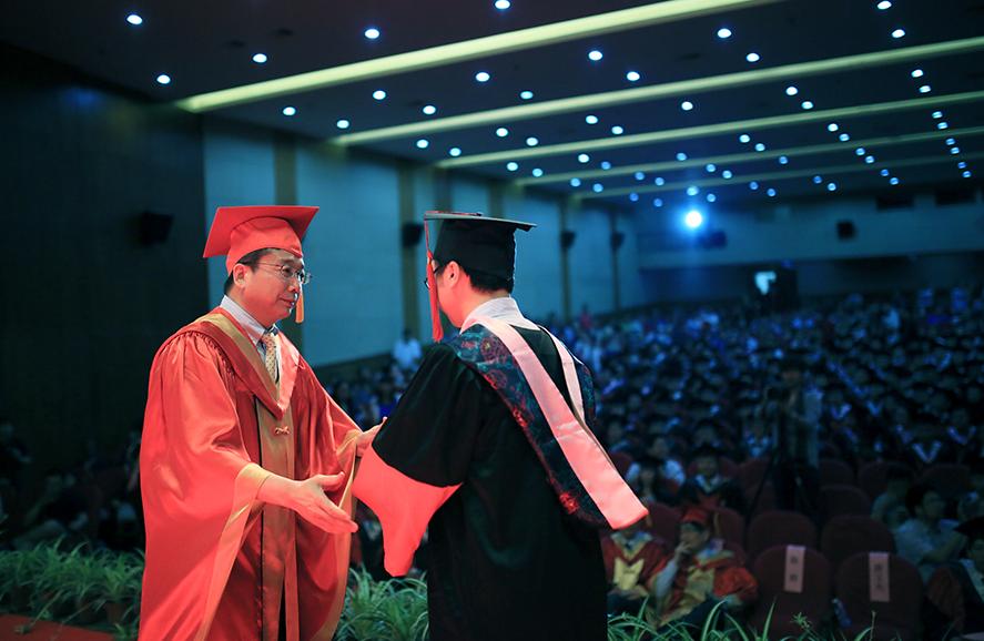 直博生和硕博连读的优缺点,专博和硕博连读有区别吗