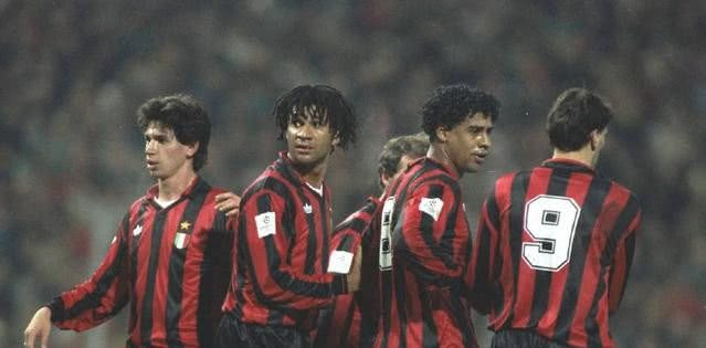 他是顶级中锋，背后铲球的规则，为了他而改变